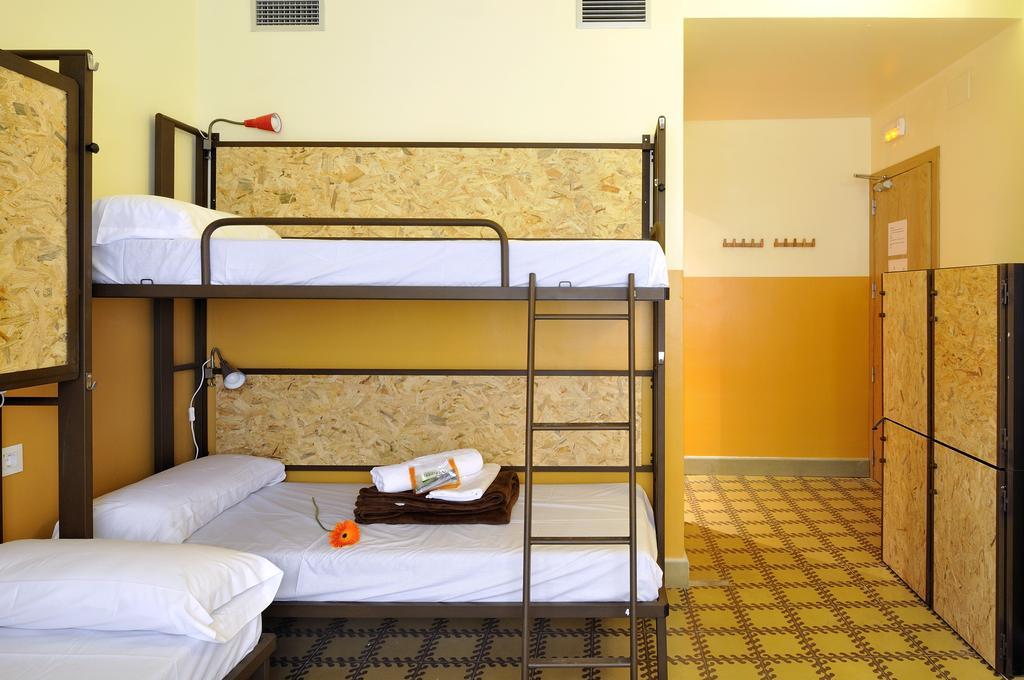 Equity Point Hostel Girona Girona