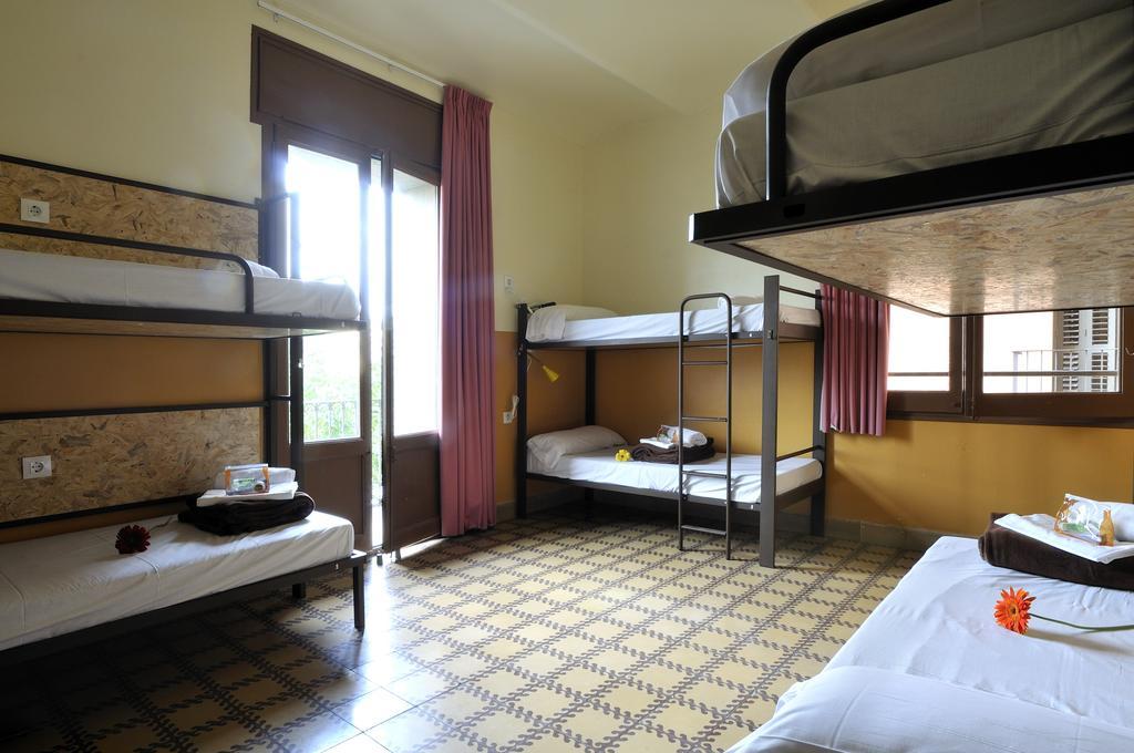Hostal Equity Point Hostel Girona Gerona
