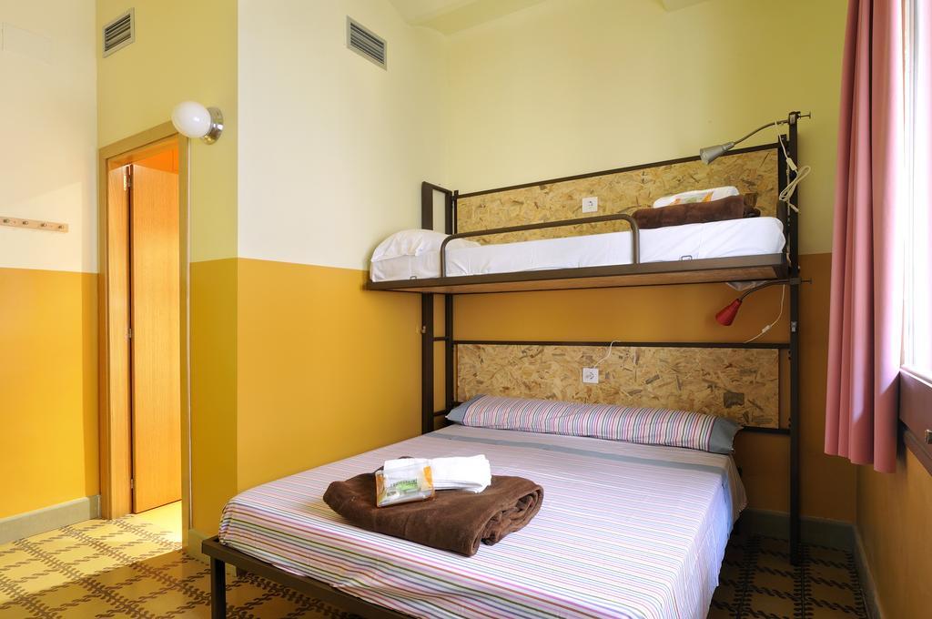 Equity Point Hostel Girona Gerona