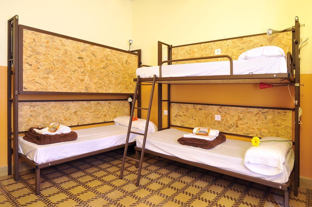 Equity Point Hostel Girona Gerona