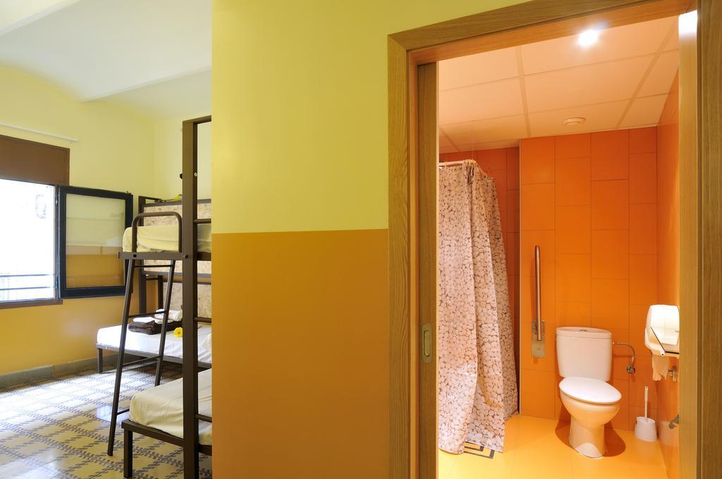 Hostal Equity Point Hostel Girona
