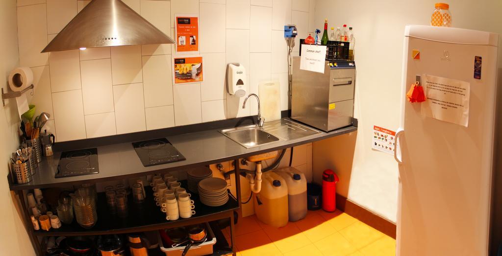 Equity Point Hostel Girona Hostal Gerona